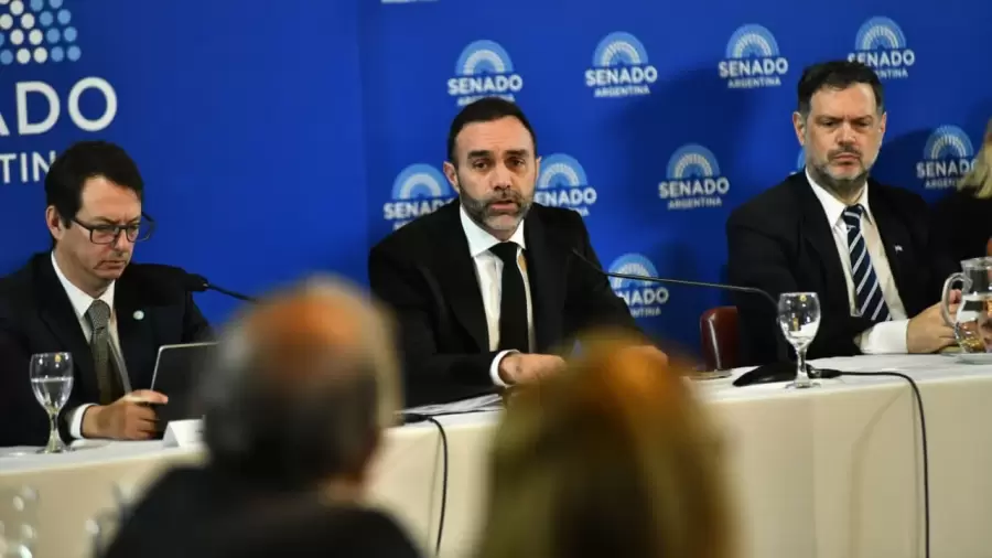 Senador Atauche, titular de la comisi�n de Hacienda y Presupuesto