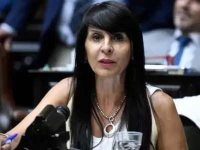 El embargo recae sobre la dieta y el medio aguinaldo de la legisladora rionegrina. Se busca cubrir un reclamo de $40,5 millones de pesos.