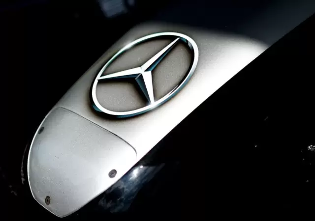 Mercedes encontr� un gris que podr�a beneficiar a Colapinto.