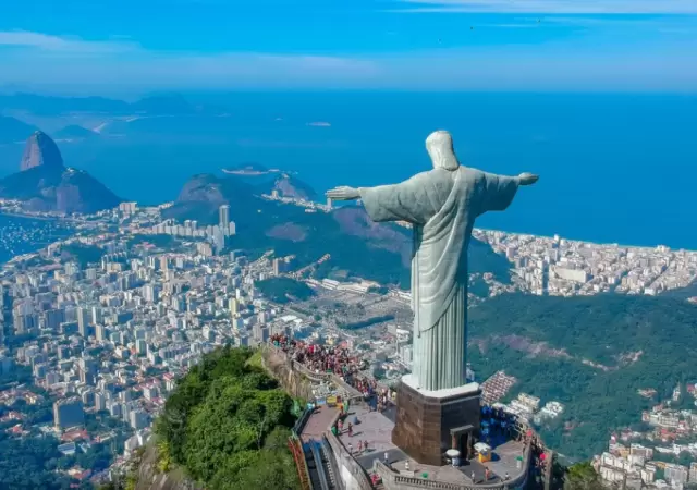 El Cristo Redentor, �cono de R�o de Janeiro, en Brasil.