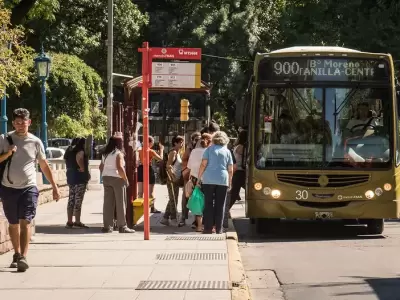 La medida sali� por decreto para cubrir los costos de combustible y salarios.
