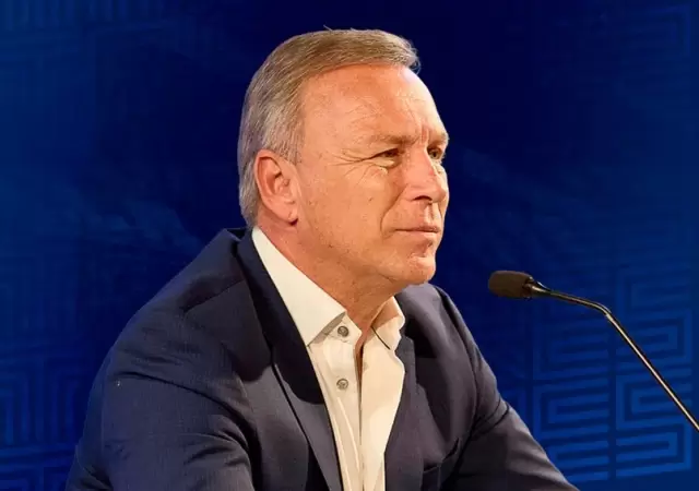 Fassi vuelve a estar en el poder.