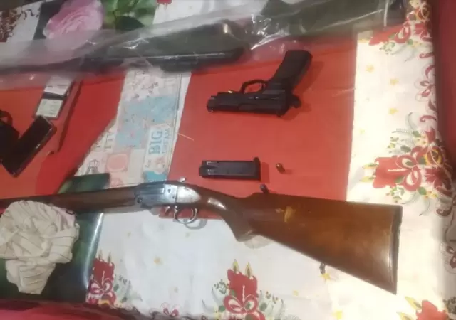 Armas secuestradas en la casa del sospechoso