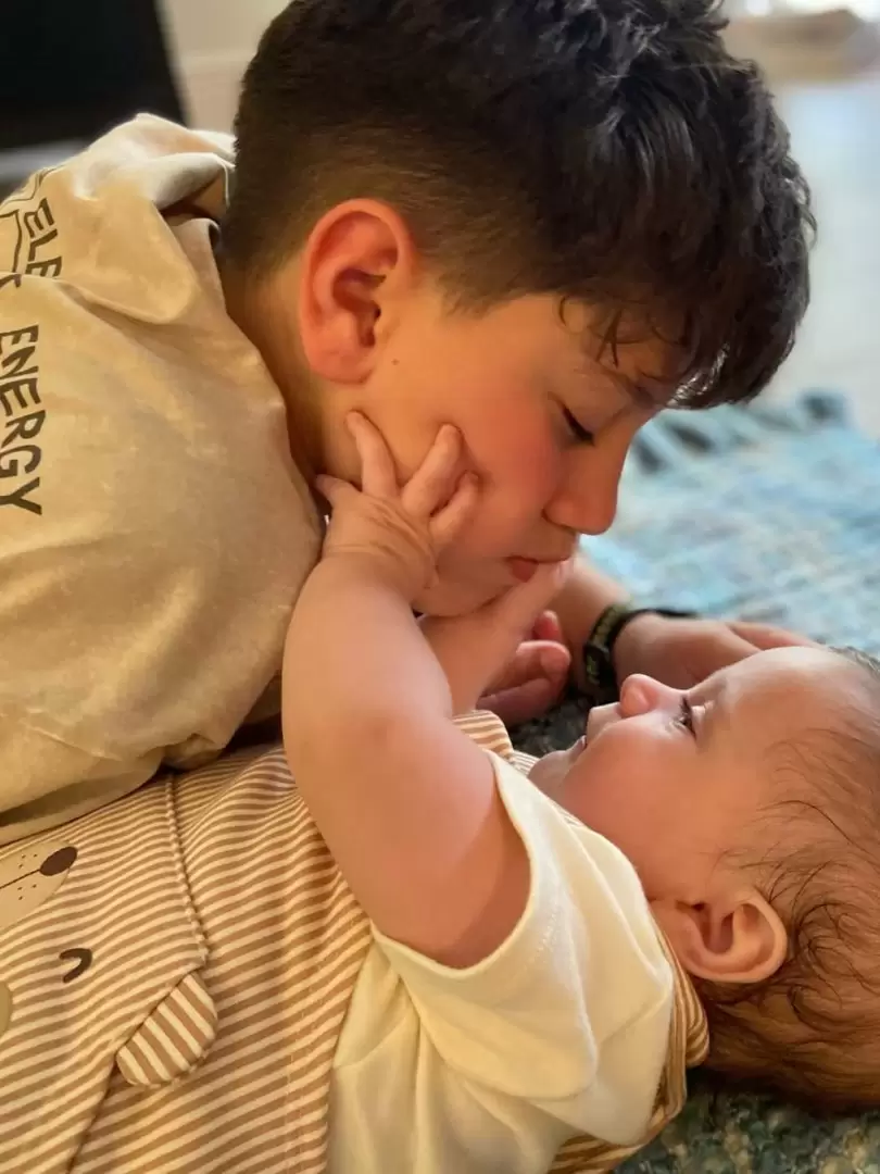 Por primera vez, Jimena Barón mostró el rostro de su hijo con Matías Palleiro.
