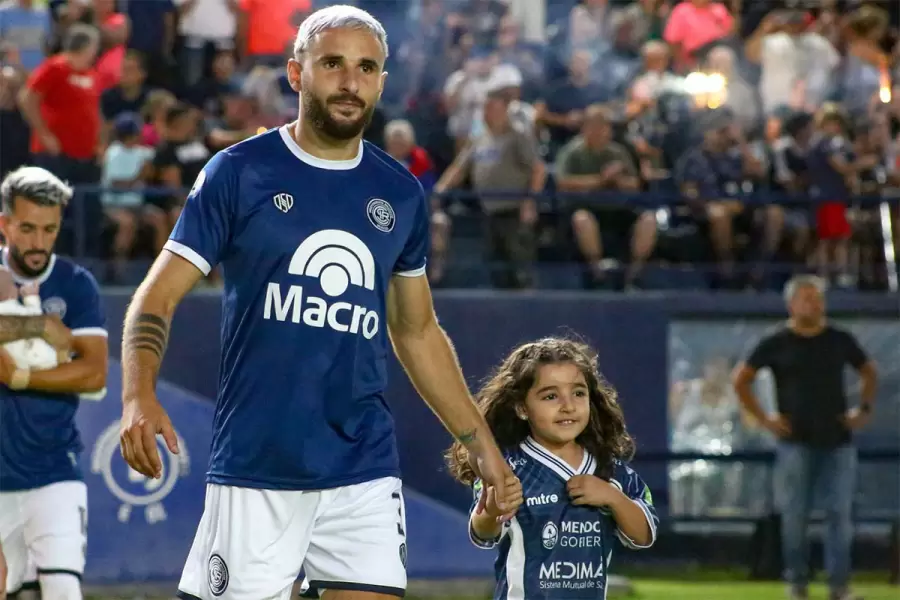 Sentido de pertenencia: Elordi busca volver a vestir la camiseta azul para afrontar los desaf�os de la temporada 2026.