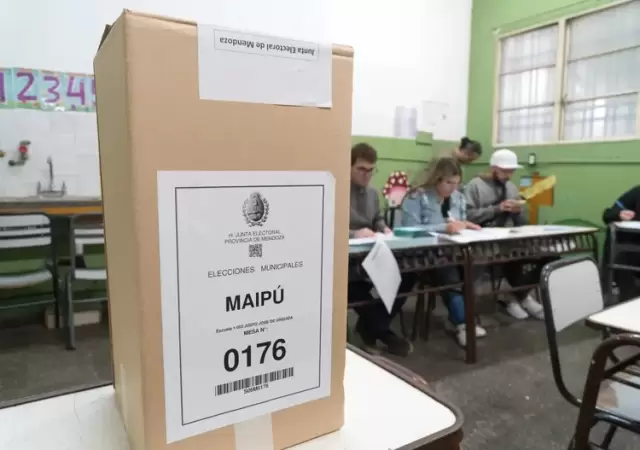 Cornejo, Allasino y Correa Llano consolidan el acuerdo entre el oficialismo provincial y La Libertad Avanza para los comicios municipales.