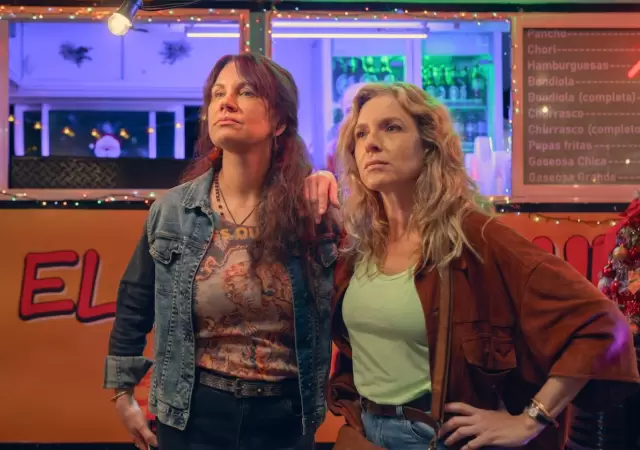"El tiempo de las moscas" es una miniserie argentina dram�tica y criminal disponible en Netflix, estrenada el 1� de enero de 2026.