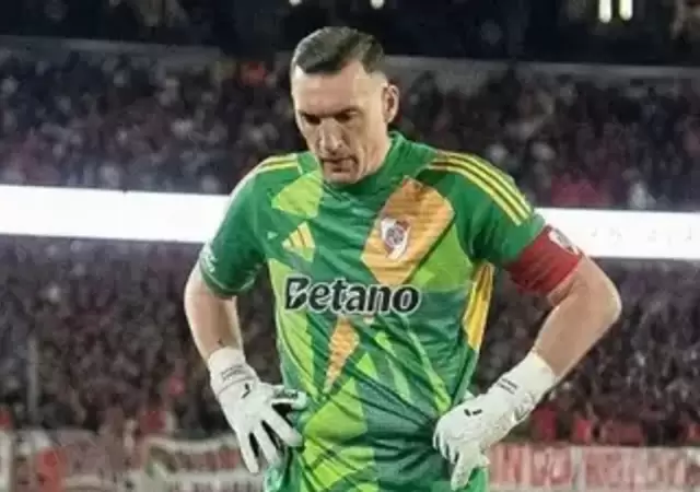 El arquero titular de River en problemas