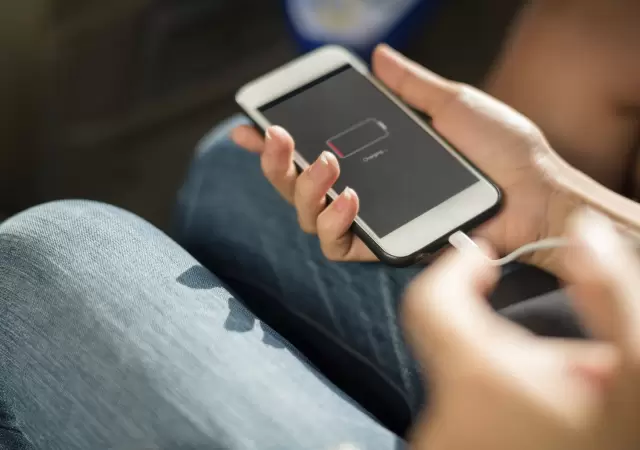 Un h�bito com�n al cargar el celular puede acortar su vida �til.