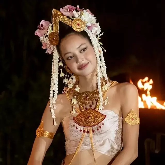 La cantante Lisa ser� una de las presentadoras de la premiaci�n, luego de ganarse al p�blico en su participaci�n en la tercer temporada de White Lotus