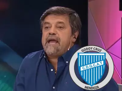 Caruso Lombardi, fiel a su estilo, con los tapones de punta.