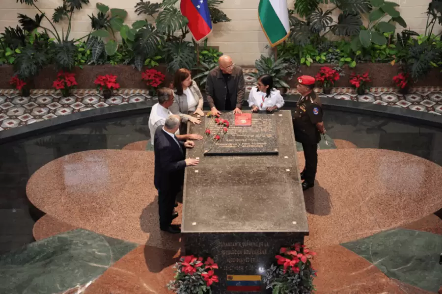 Luego de asumir la presidencia de Venezuela, Delcy Rodriguez, visit� la tumba de Hugo Chavez con quien, seg�n la periodista, no ten�a buena relaci�n.