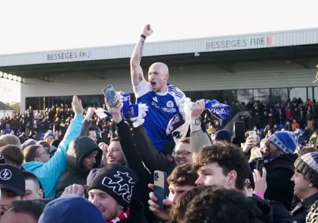 El equipo de la sexta divisi�n inglesa, que hizo historia en la FA Cup, fue refundado tras la desaparici�n del Macclesfield