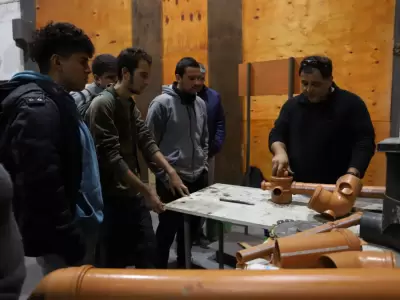 Mano de obra joven. La apuesta de Mendoza para recuperar el oficio de oficial especializado y mejorar la competitividad en las obras.