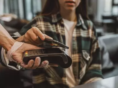 Por qu� cada vez m�s personas quedan atrapadas pagando solo el m�nimo.