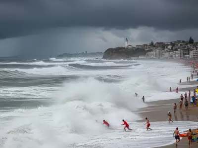 Operativo de emergencia en la Albufera de Mar Chiquita tras el meteotsunami que sorprendi� a los turistas en la Costa Atl�ntica.