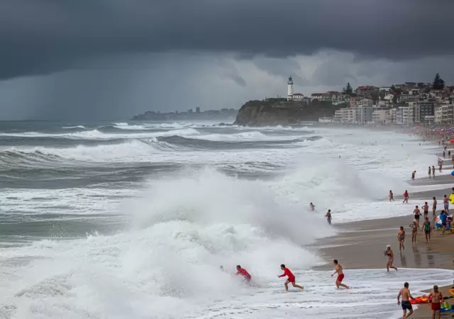 Operativo de emergencia en la Albufera de Mar Chiquita tras el meteotsunami que sorprendi� a los turistas en la Costa Atl�ntica.