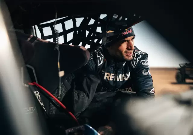 Kevin Benavides, uno de los argentinos que le siguen ganando al desierto.