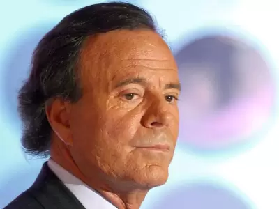 Julio Iglesias est� en problemas
