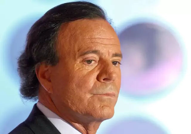 Julio Iglesias est� en problemas