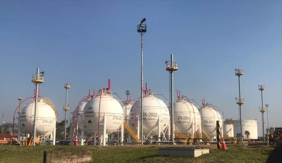 Refiner�a de combustibles en Santa Cruz de la Sierra