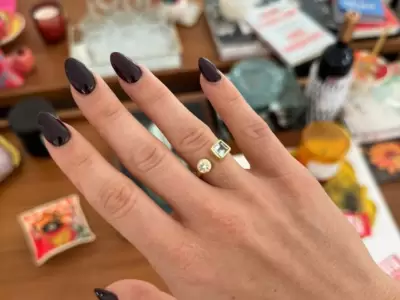 Anillo de compromiso de Lali