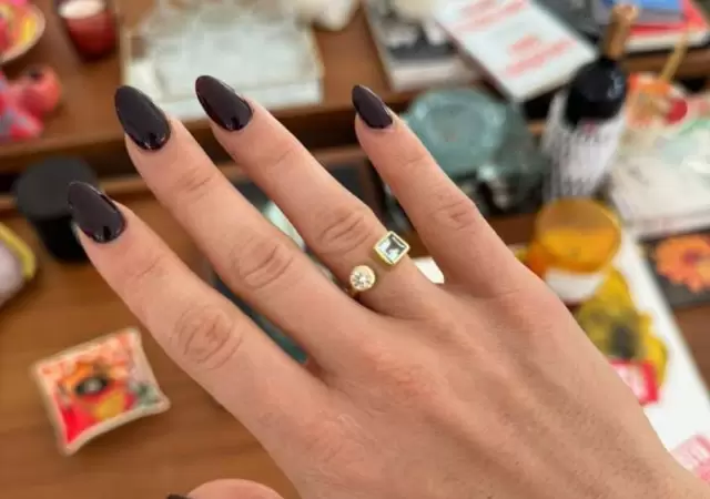Anillo de compromiso de Lali