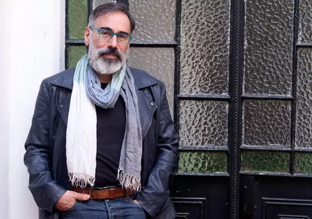 Un m�sico hist�rico de Spinetta Jade toca en Mendoza.
