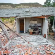 "Mi casa se abrió a la mitad": pánico en Comodoro por un derrumbe masivo que obligó a evacuar a 90 familias