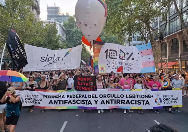 Elocuente reclamo del colectivo LGBT+