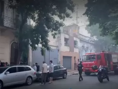 Un importante incendio en el barrio de Monserrat