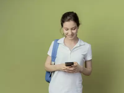 Santa Fe ajusta las reglas del aula frente al avance del celular.