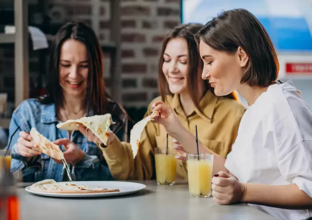 Del etiquetado a TikTok: as� deciden qu� consumir Millennials y Generaci�n Z.