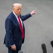 Donald Trump demanda a JPMorgan Chase por US$ 5.000 millones tras el cierre de sus cuentas