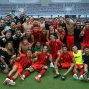 La alegr�a Mensana tras un debut hist�rico con victoria en Santiago del Estero