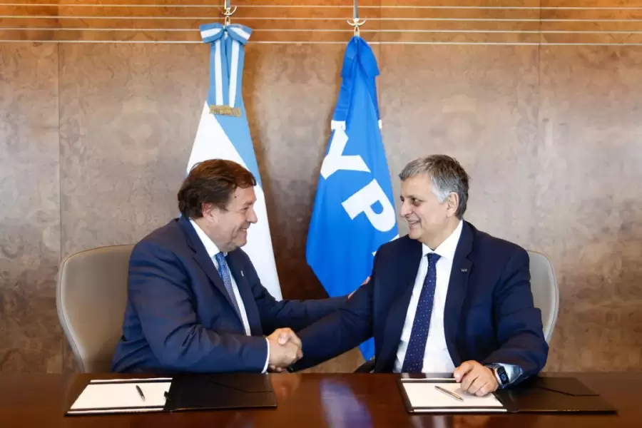 Con el presidente de YPF, Horacio Mar�n