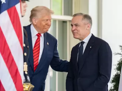 Donald Trump redobla la apuesta contra Ottawa y amenaza con aranceles del 100% a las importaciones canadienses tras el pacto con China.