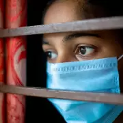 Alerta sanitaria en India: activan cuarentenas masivas por un virus letal que no tiene cura ni vacuna