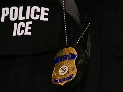 Servicio de Control de Inmigraci�n y Aduanas de los Estados Unidos, conocido como ICE y "la migra".