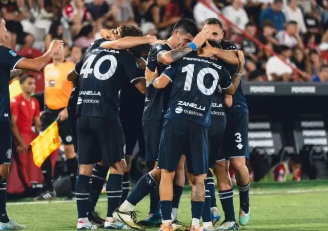 De la mano de Studer y Sartori, Independiente Rivadavia remont� a Hurac�n y suma puntaje ideal