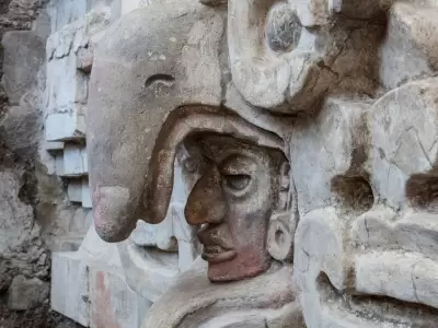 Rostro de la tumba.