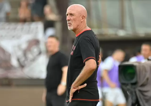 Daniel Oldr� fue el primer t�cnico despedido del f�tbol de primera divisi�n