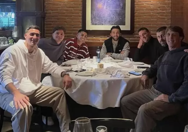 Scaloni se reuni�n con los referentes.