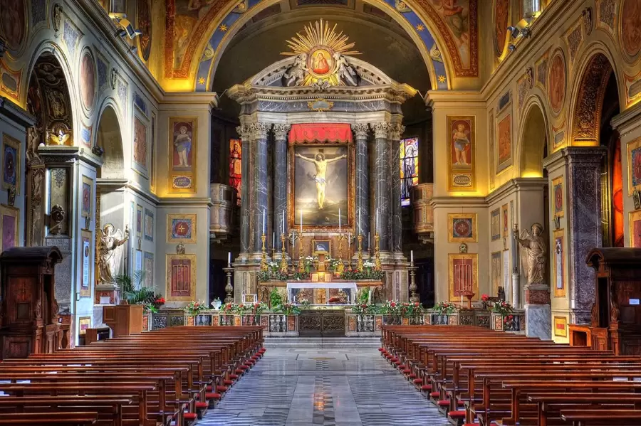 San Lorenzo in Lucina es una antigua bas�lica situada en Roma dedicada a San Lorenzo.