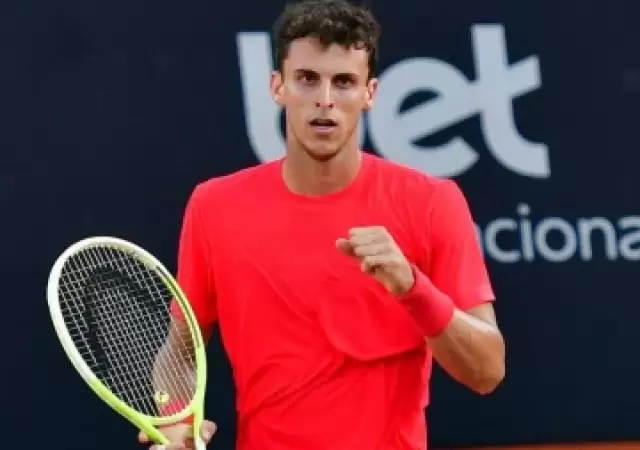 Juan Manuel Cer�ndolo durante su triunfo en la primera ronda del Challenger de Rosario.