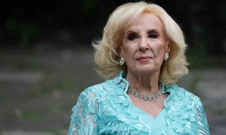 Mirtha Legrand se robo todas las miradas en el teatro colon.