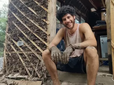 El hijo de Juli�n Weich est� de brigadista en la Patagonia