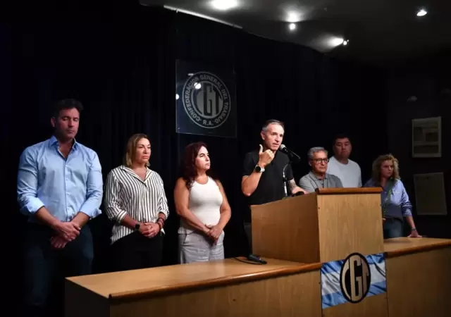 Jorge Sola en la conferencia de prensa