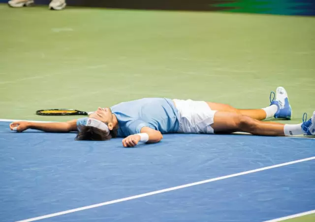 Thiago Tirante tras su victoria.