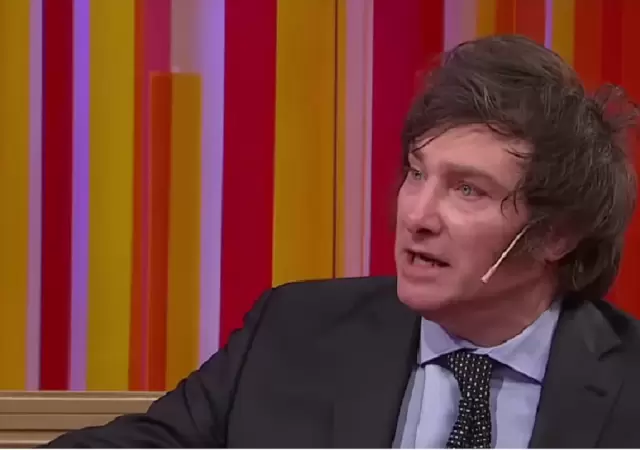 El presidente Javier Milei supera ampliamente al mandatario bonaerense. (Foto: archivo web)